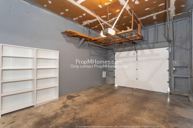 Building Photo - Thoughtfully Updated Two Bedroom Duplex in Oak Grove! DEPOSIT SPECIAL