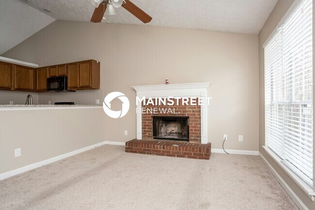 Building Photo - 3 Bedroom Pet-Friendly Home in Riverdale, GA with Main Street Renewal