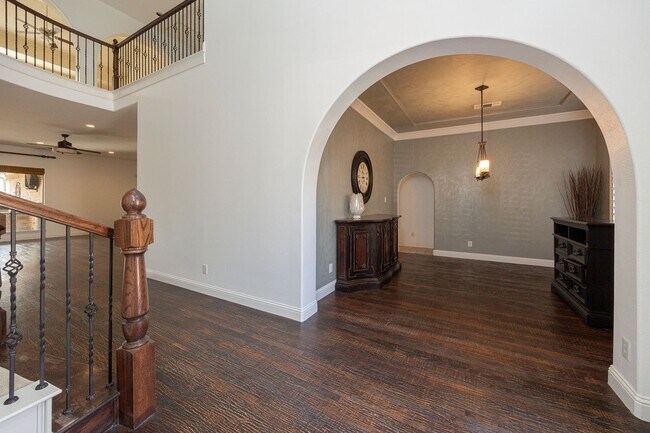 Building Photo - Spacious and beautifully designed with 5 bedrooms, 4 bath in a desirable location.