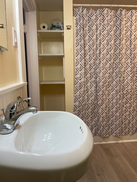 Building Photo - 7 River St