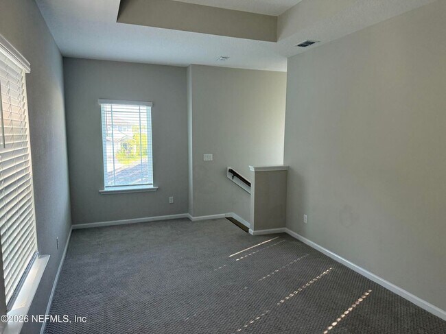 Building Photo - 323 Holly Forest Dr