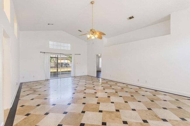 Building Photo - 27 Hidden Harbor Ln