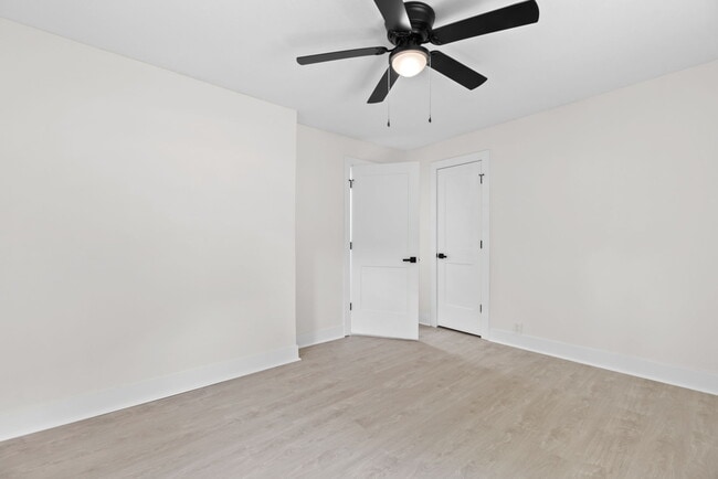 Building Photo - 2217 Cityview Ave