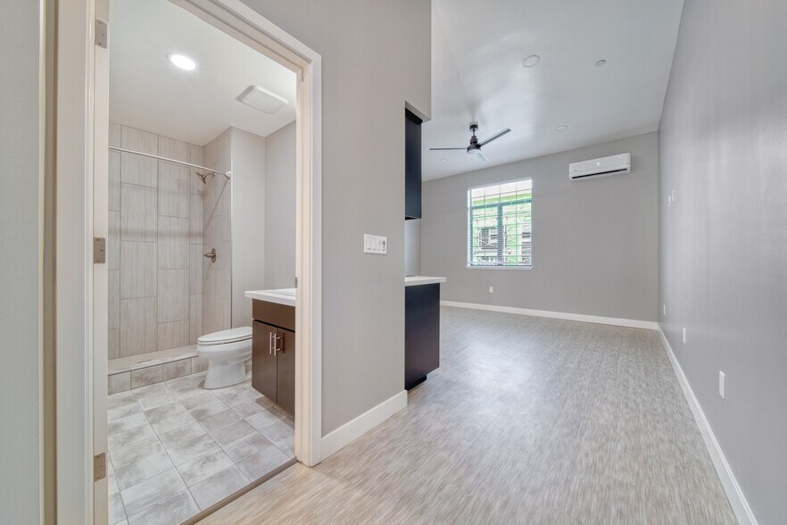 Building Photo - 2267 Springfield Dr