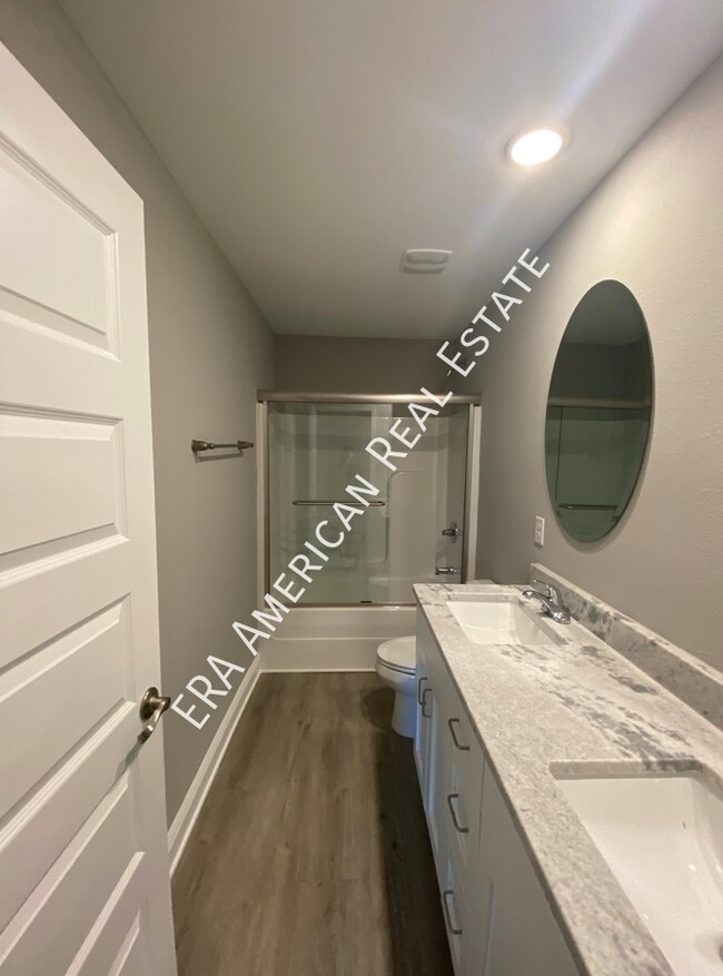 Building Photo - 957 Skylark Rd