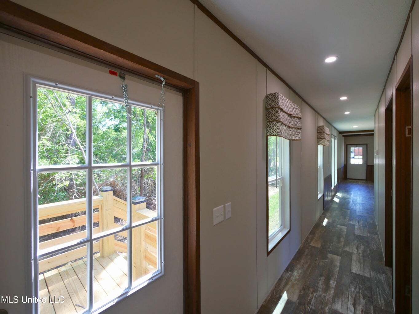 Building Photo - 10731 Lilinoe Way