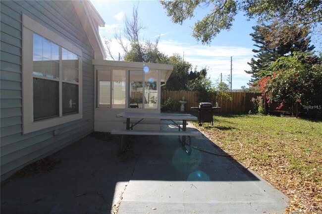 Building Photo - 2210 Maryday Ct