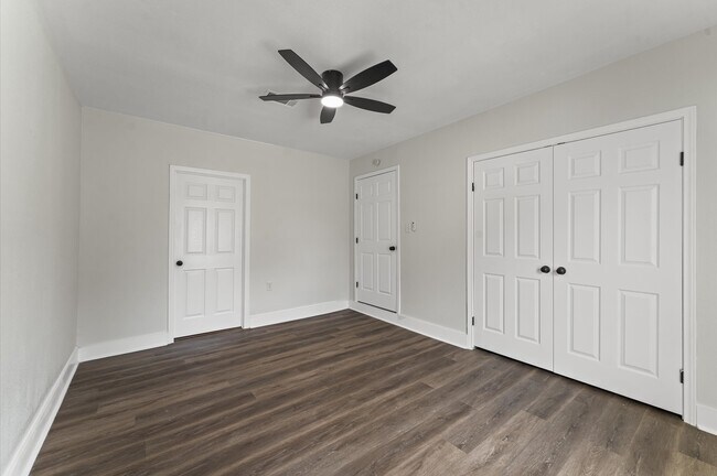 Building Photo - 5535 Lakefield Dr