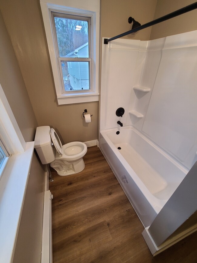 Building Photo - 130 Woodlawn Ave