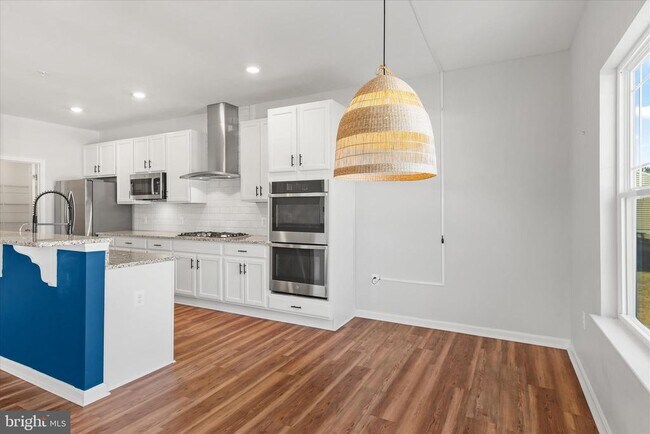 Building Photo - 5559 Trafalgar Cir