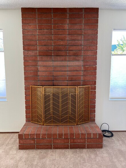 Living room - 2533 Spencer Pl