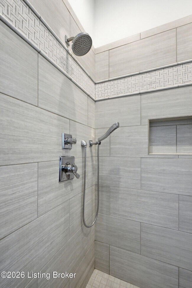 Building Photo - 6300 Mistflower Cir