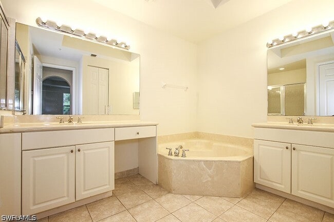 Building Photo - 1315 Mariposa Cir