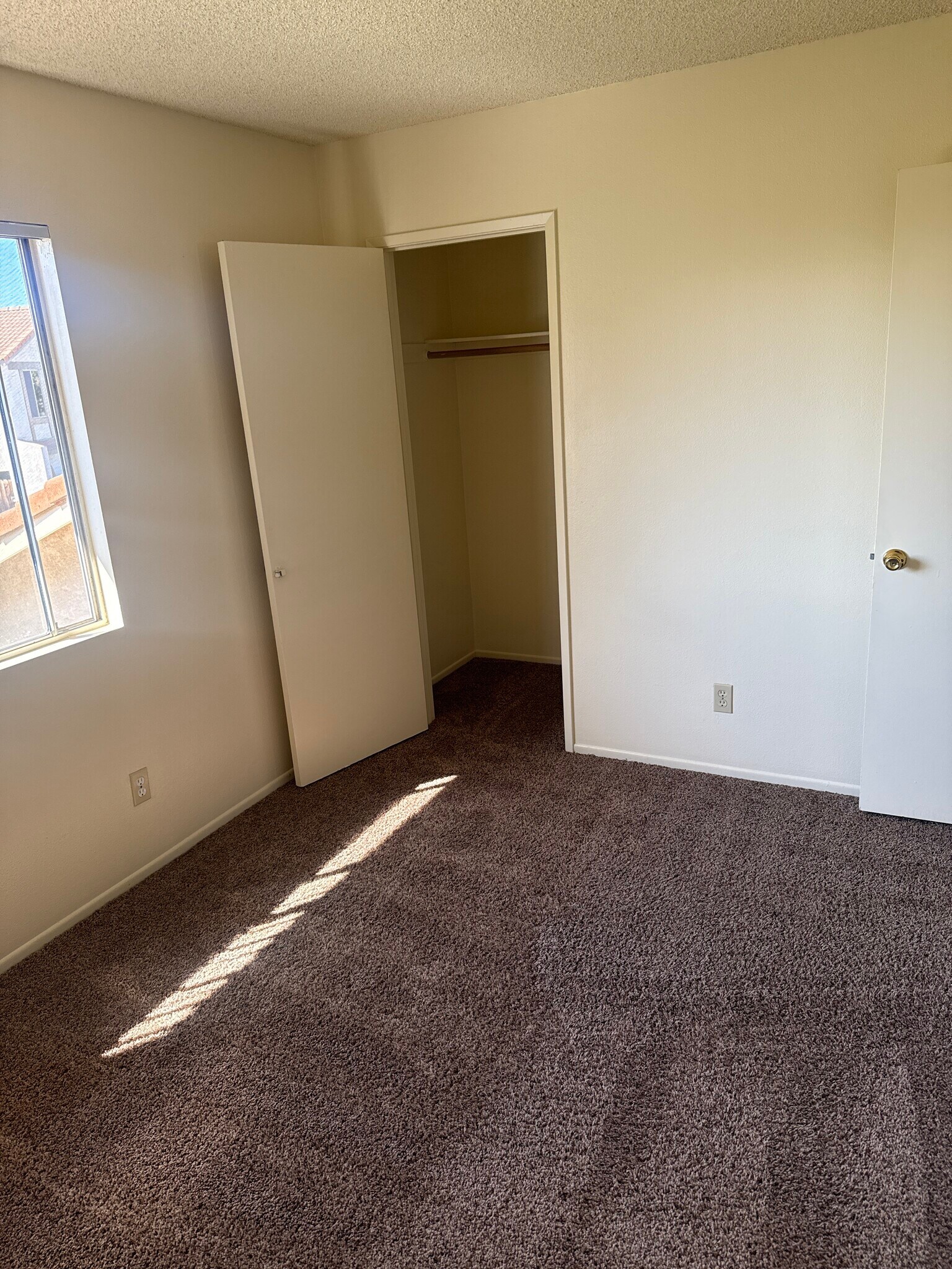 Bed 2 - 712 Summerwood Ln