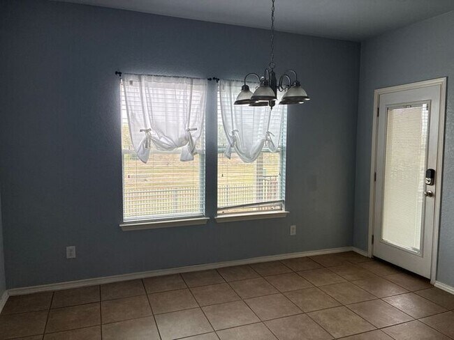 Building Photo - 5BR/4BA w/ Fenced Yard + Covered Parking in Schertz, TX