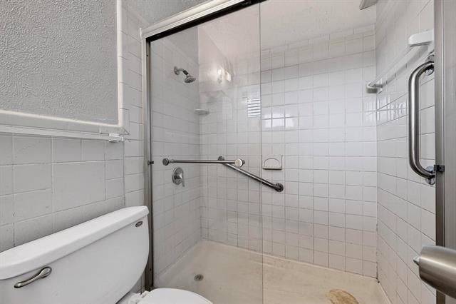 Building Photo - 1530 Buena Vista St