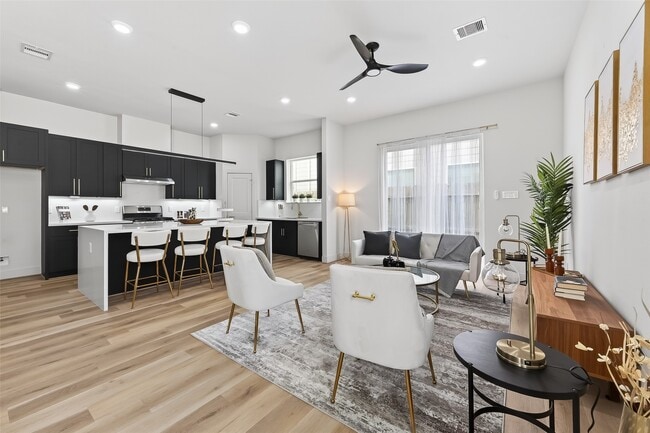 Building Photo - 975 Highland Lgt Ln