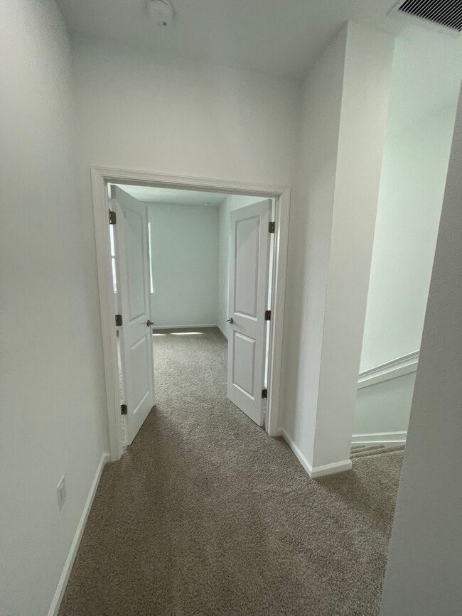 Building Photo - 16374 POWERSCOURT Dr