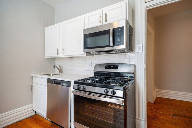 Building Photo - 247 1/2 West 3rd Avenue