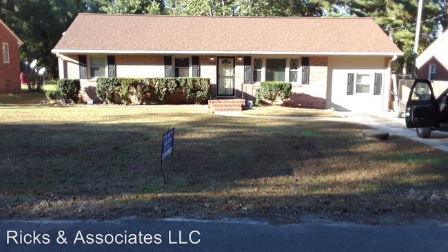 Building Photo - 3 br, 1.5 bath House - 25008 Pinecroft Rd