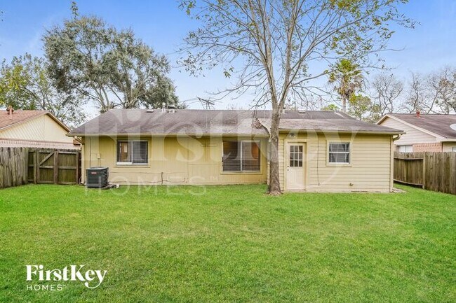 Building Photo - 2718 N Brompton Dr