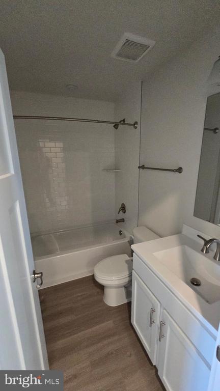 Building Photo - 66 Trotting Rd