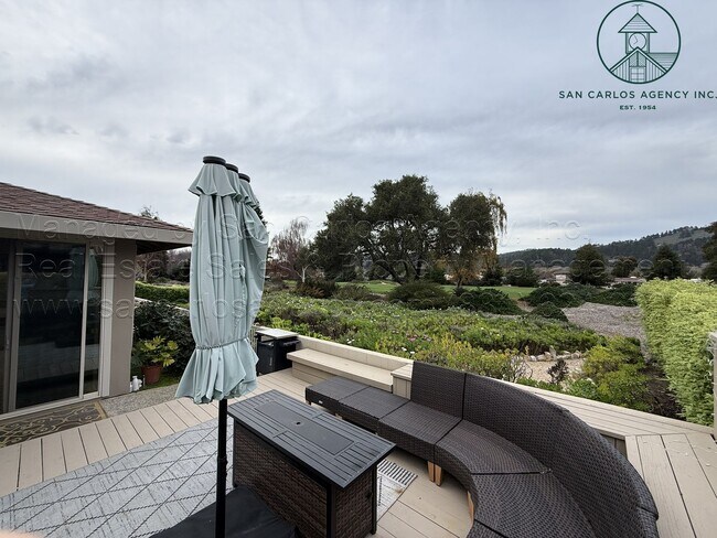 Building Photo - Beautifully Updated Three Bed (+ Bonus) Quail Lodge Home