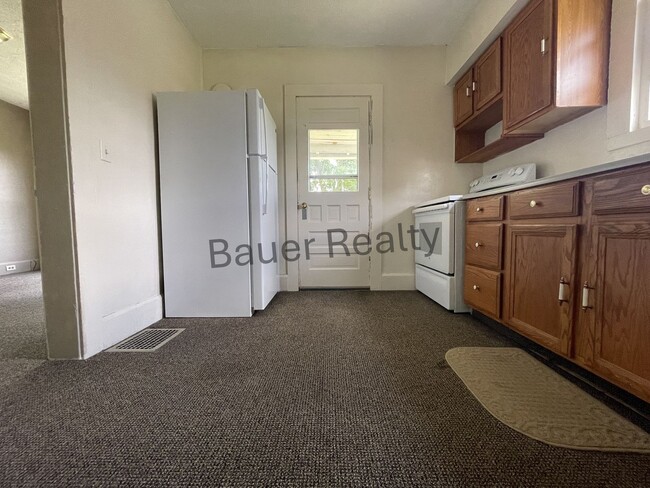 Building Photo - tb200h