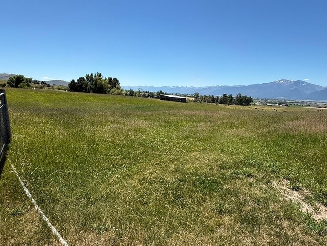 Building Photo - Dream Stevensville Horse Property on 8 acres