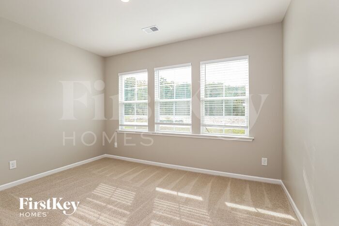Building Photo - 353 Willowbrooke Way