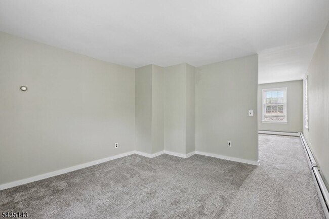 Building Photo - 25 Atno Ave