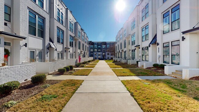 Building Photo - 1025 Wesley Terrace Ave - Elevated townhome living in the heart of Wesley Heights / FreeMoreWest
