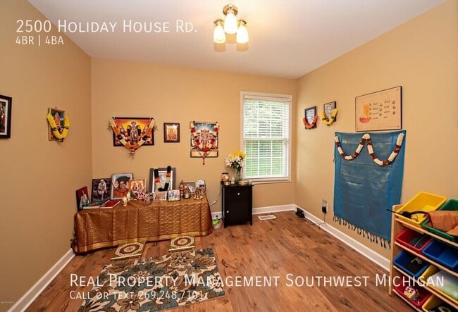 Building Photo - 2500 Holiday House Rd