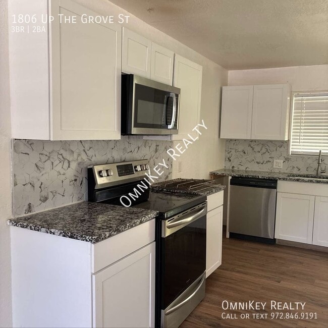 Primary Photo - 1806 Up the Grove St