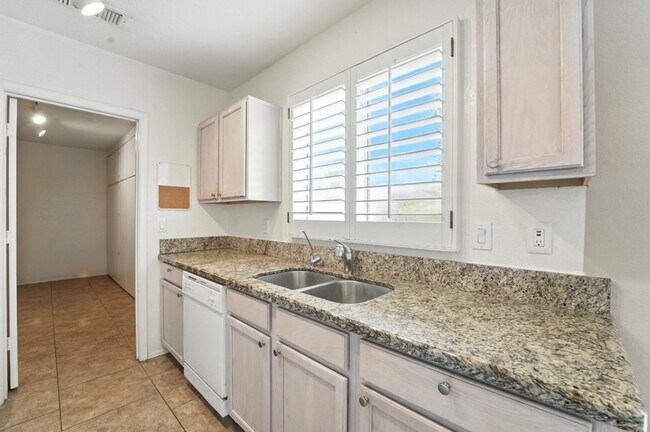 Building Photo - Resort-Style Living in Sunbird Golf Resort...