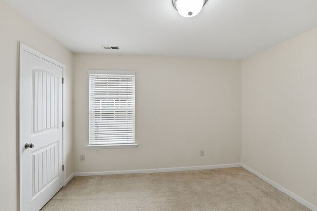 Building Photo - 409 Walsenburg Dr