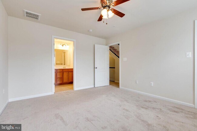 Building Photo - 1022 Linden Dr
