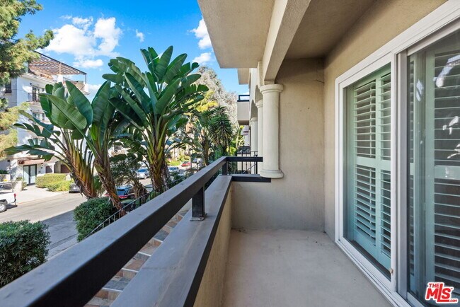 Building Photo - 11646 Chenault St