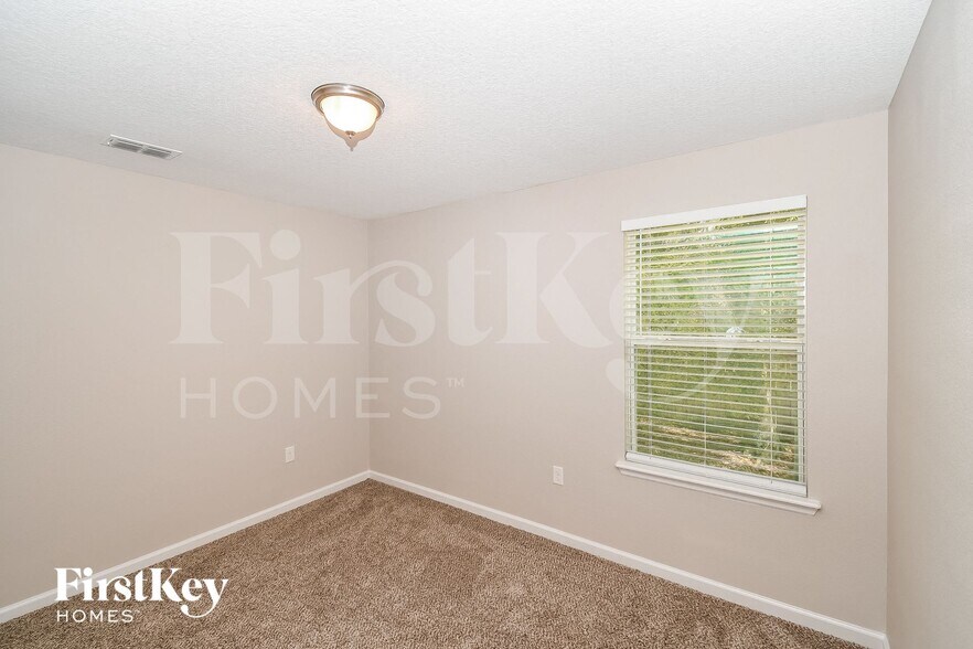 Building Photo - 342 Auburn Oaks Rd E