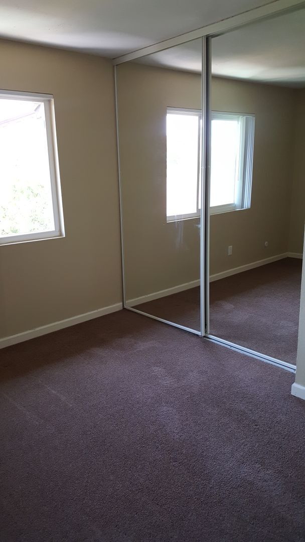 Building Photo - Condo close to Cameron YMCA & Town Square ...