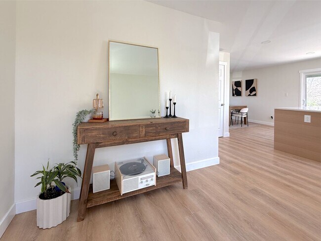 Building Photo - **August 2026** 3 bed | 2 bath with HUGE yard, Bonus Room, Fire Pit & Garage.