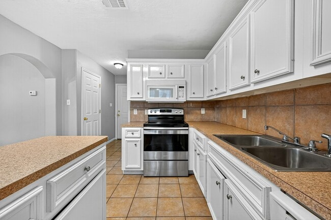 Building Photo - 10035 Morocco Rd