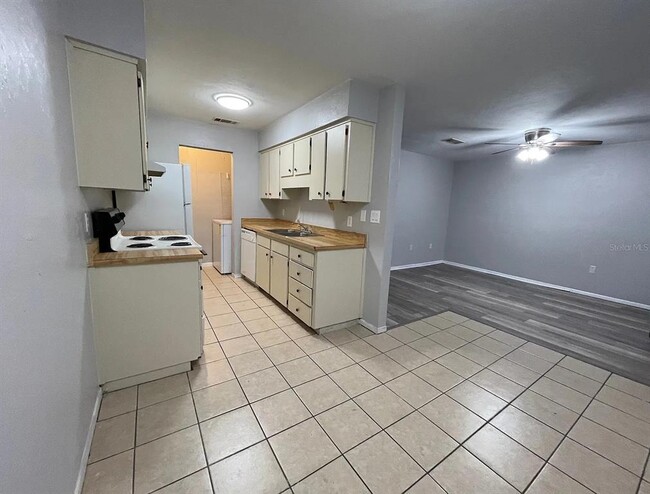 Building Photo - 2210 SW 70th Terrace