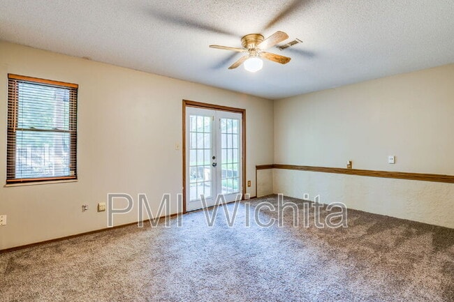 Building Photo - 1707 E Pinion Rd