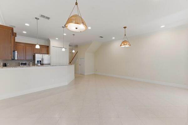 Building Photo - 6109 NW Kendra Ln