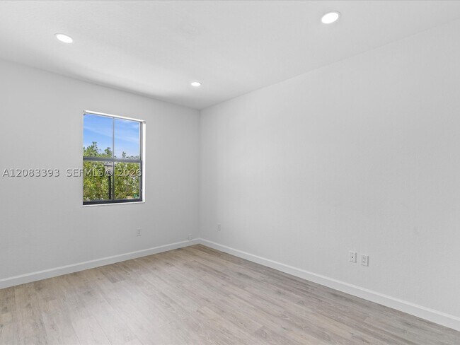 Building Photo - 11628 NW 87th Ln