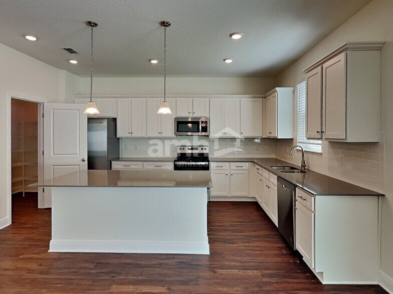 Building Photo - 2712 Ponds Trl