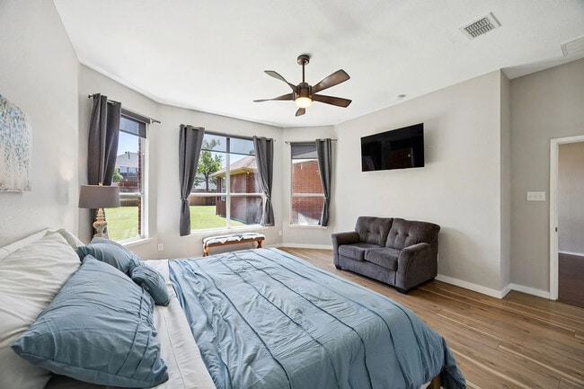 Building Photo - 2716 Royal Troon Dr