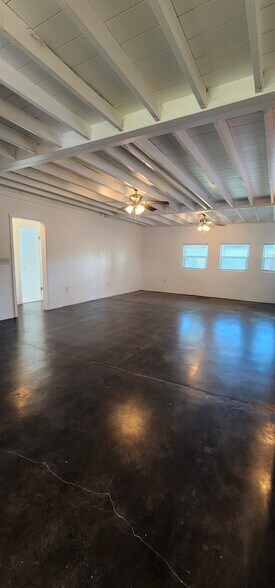Building Photo - 1576 Avocado Ave