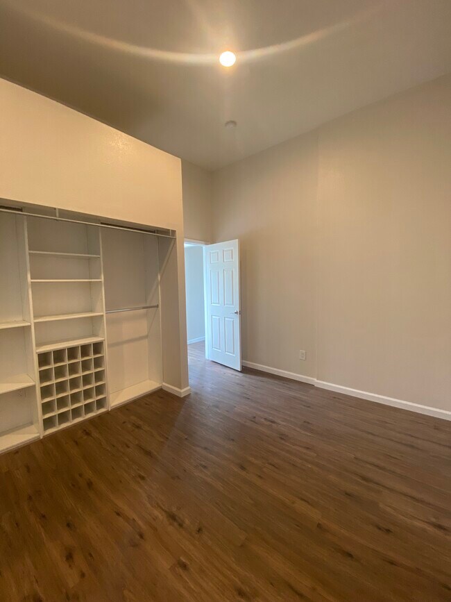 Building Photo - 676 19th St